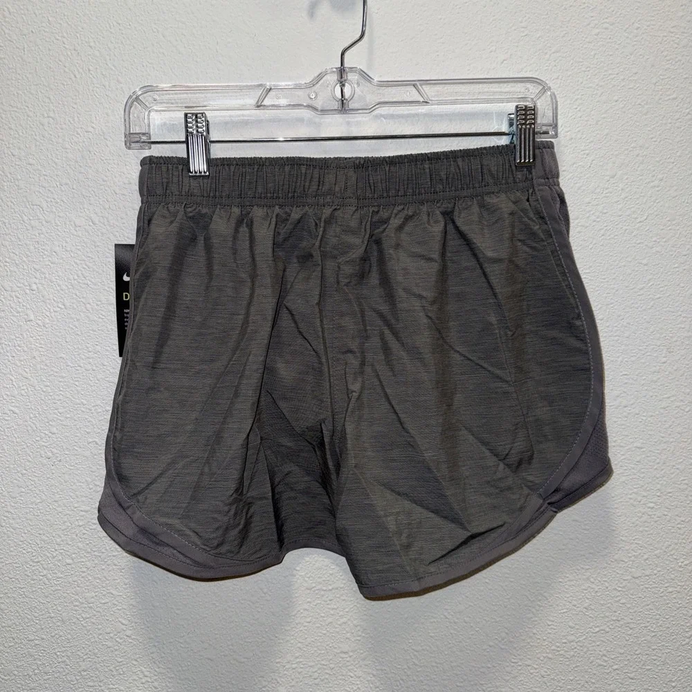 Nike Womens Dry Running Tempo Athletic Shorts DB4487067 Grunsmoke Gray Small NWT
